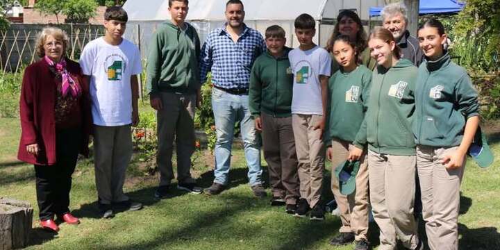 Imagen de Estudiantes del Centro Agrotécnico Regional visitaron el Vivero Municipal de Arroyo Seco