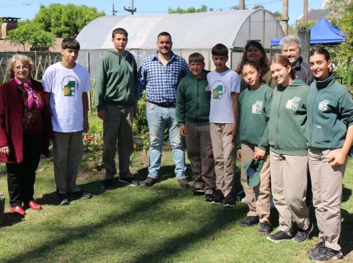 Imagen de Estudiantes del Centro Agrotécnico Regional visitaron el Vivero Municipal de Arroyo Seco