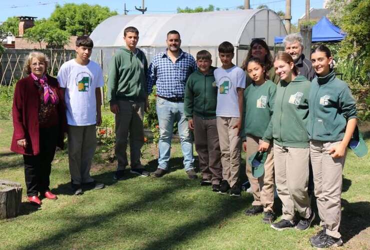 Imagen de Estudiantes del Centro Agrotécnico Regional visitaron el Vivero Municipal de Arroyo Seco