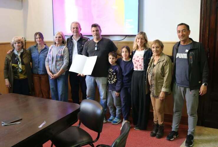 Imagen de El municipio declaró de Interés Cultural el libro Gol Gana de Damián Andreoli