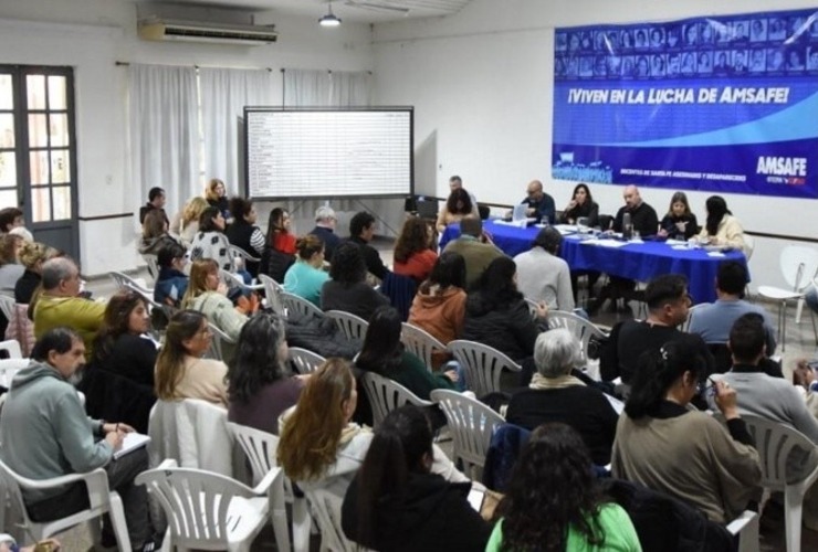 Imagen de La Provincia advierte que descontará el día a docentes que adhieran al paro nacional del próximo martes