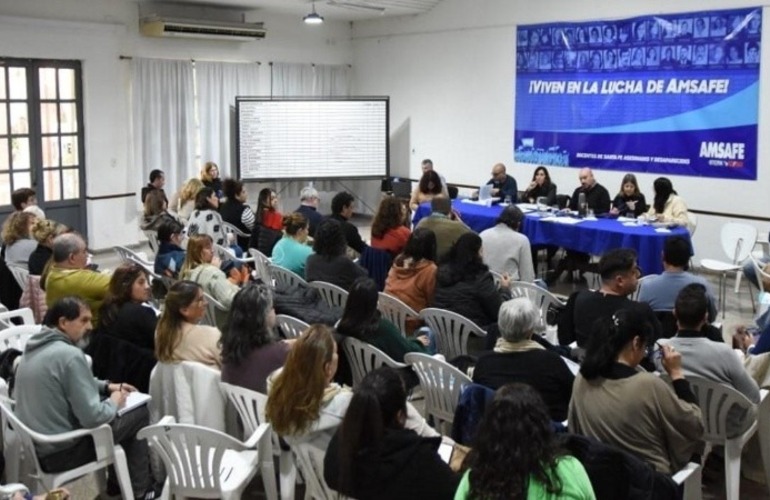 Imagen de La Provincia advierte que descontará el día a docentes que adhieran al paro nacional del próximo martes