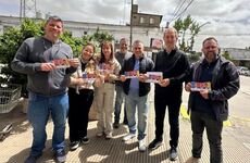 Imagen de Tonelli participó de una jornada de campaña junto a su equipo y referentes locales
