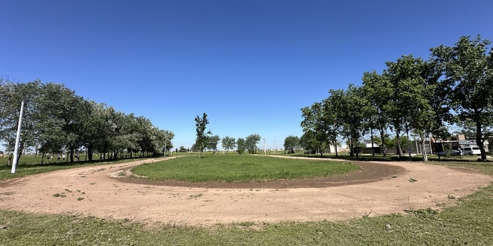 Imagen de La pista de atletismo se encuentra en estado de abandono