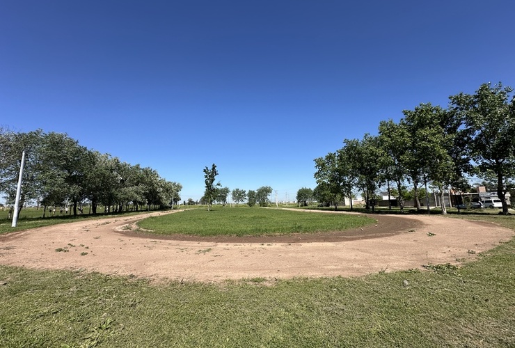 Imagen de La pista de atletismo se encuentra en estado de abandono
