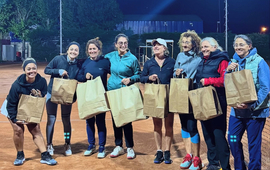 Imagen de Talleres organizó un torneo de tenis en Dobles Damas en cat. C