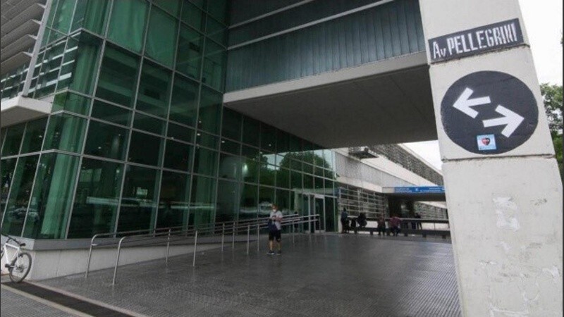 Los tres lesionados quedaron bajo observación en el Heca. (Alan Monzón/Rosario3)