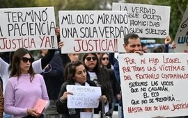 Imagen de Familiares de v&iacute;ctimas marchan en Rosario por el fentanilo contaminado