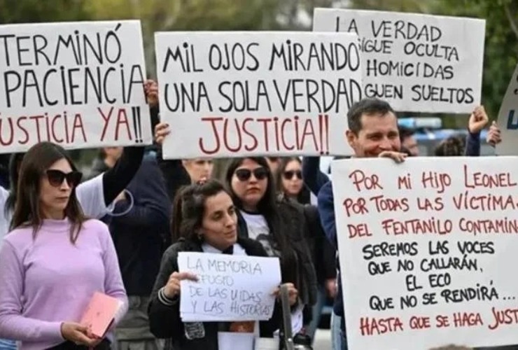 Imagen de Familiares de víctimas marchan en Rosario por el fentanilo contaminado