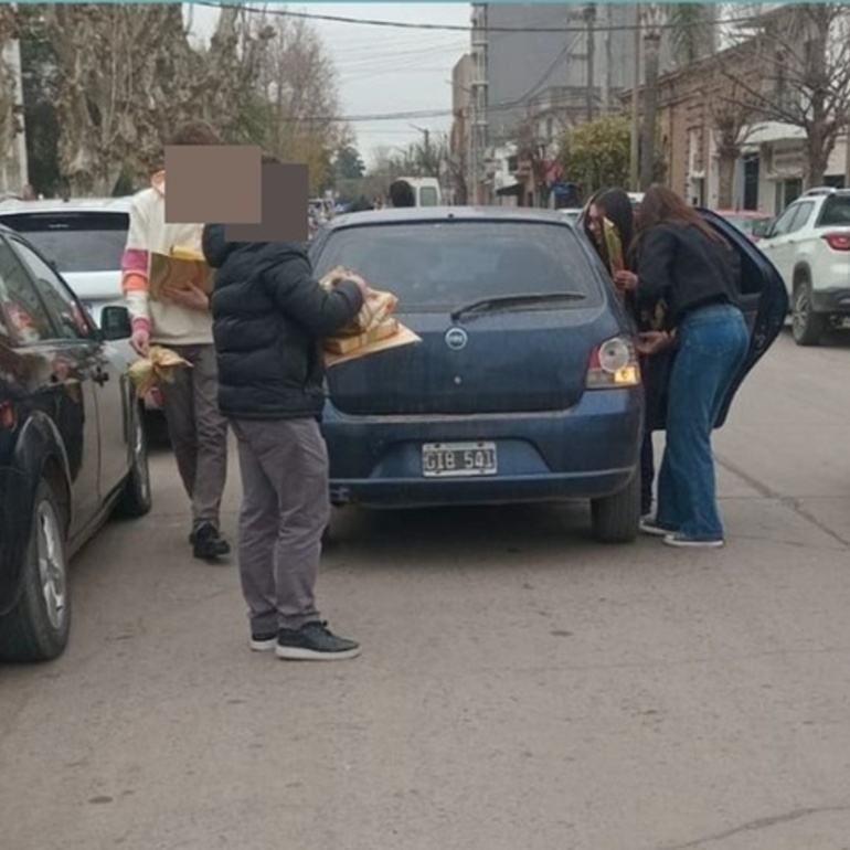 El momento en que le confeccionan el acta de infracción
