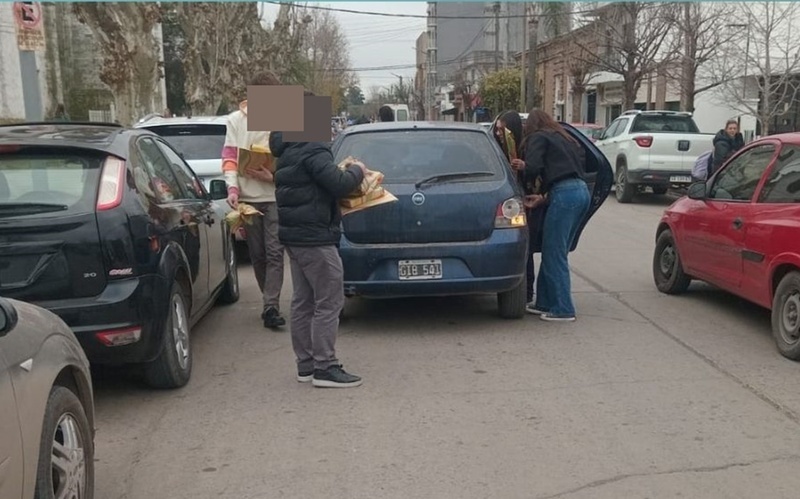 El momento en que le confeccionan el acta de infracci&oacute;n