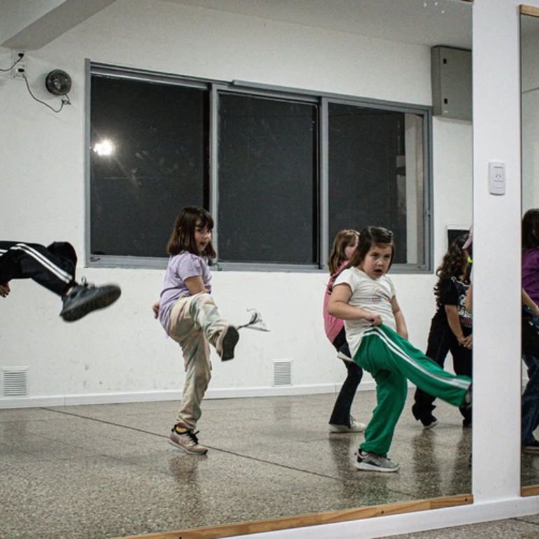 Imagen de Las chicas de Danzas Urbanas de Unión, competirá en las finales nacionales de 'Matrix'