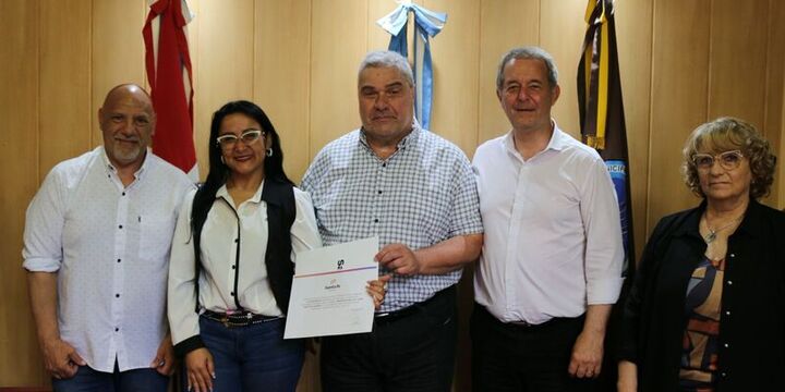 Imagen de La Escuela Comercial N° 415 recibió un aporte de $13.500.000 para finalizar la reparación de techos