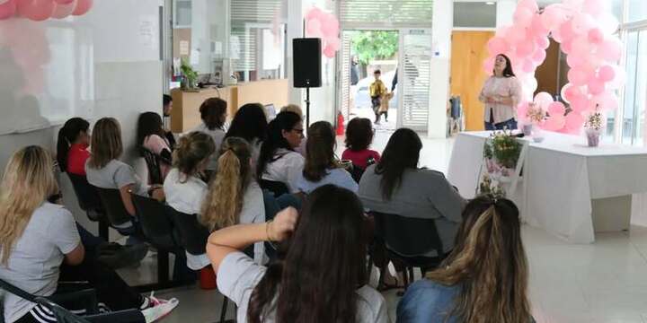 Imagen de Conversatorio Para Nosotras en el marco de Octubre Rosa