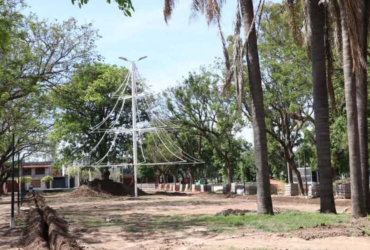 Imagen de Avanza la reubicación del Árbol Navideño en el Boulevard Mansueto Maiorano