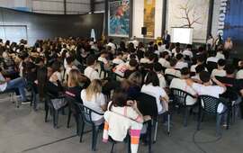 Imagen de �Que no SENOS olvide cuidarnos�: exitosa charla�taller por el Octubre Rosa en �Los Tiburones�