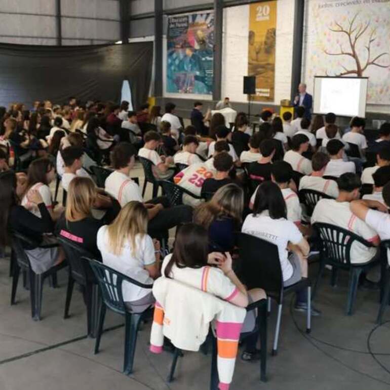 Imagen de Que no SENOS olvide cuidarnos: exitosa charlataller por el Octubre Rosa en Los Tiburones
