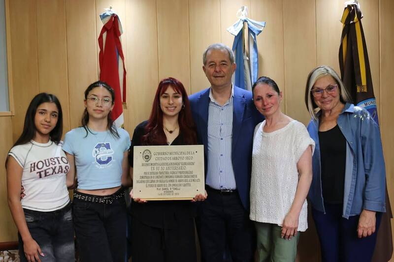 Imagen de Reconocimiento a la Escuela de Danzas �Gloria Kazda� por sus 30 a&ntilde;os de trayectoria