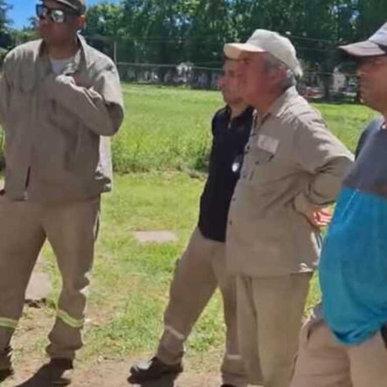 Imagen de Doble gasto: Cardo compró nuevamente la indumentaria para el personal de Parques y Paseos