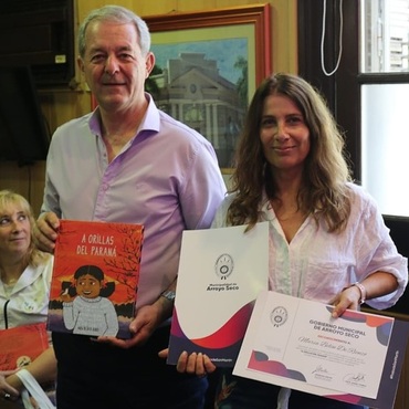 Imagen de Reconocimiento a la escritora María Belén de Rienzo por su nuevo libro infantil Imagen de Reconocimiento a la escritora María Belén de Rienzo por su nuevo libro infantil