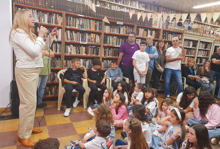 Imagen de Se inauguró la muestra Donde florece la vida del Taller de Arte Acuarela