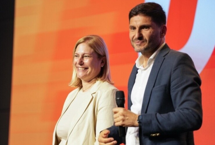 Scaglia y Pullaro hablaron desde el escenario una vez conocidos los resultados. (Provincias Unidas)