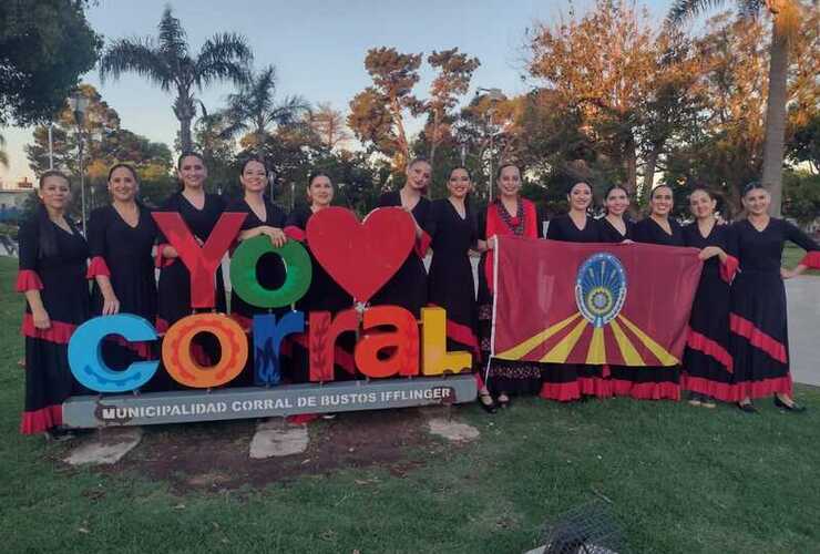 Imagen de El Tacón Andaluz representó a Arroyo Seco en las Fiestas de las Colectividades en Corral de Bustos