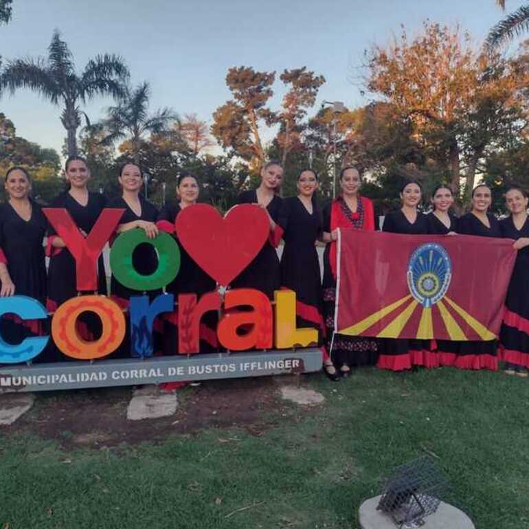 Imagen de El Tacón Andaluz representó a Arroyo Seco en las Fiestas de las Colectividades en Corral de Bustos