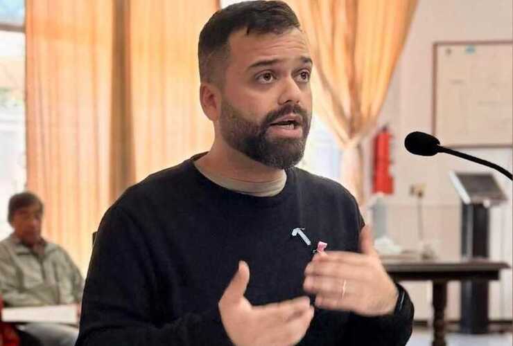 El concejal cuestionó duramente la forma de trabajar de esta área del gobierno de Tonelli.