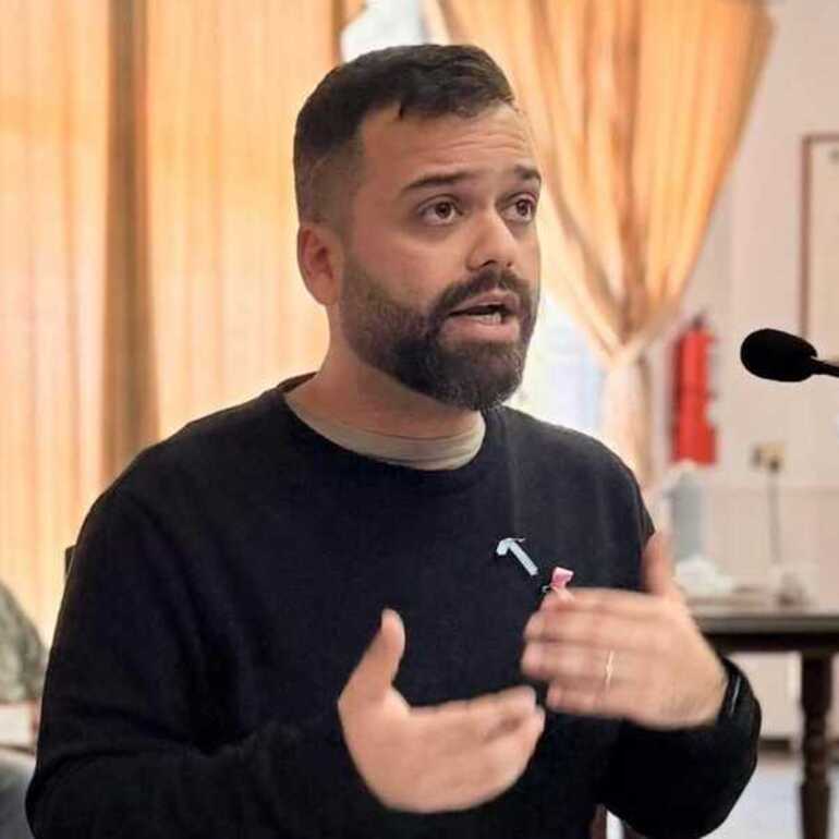 El concejal cuestionó duramente la forma de trabajar de esta área del gobierno de Tonelli.