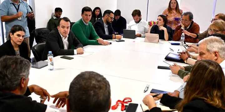 Imagen de Diputados recibieron a trabajadores de algodonera Avellaneda