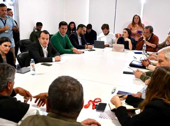 Imagen de Diputados recibieron a trabajadores de algodonera Avellaneda Imagen de Diputados recibieron a trabajadores de algodonera Avellaneda