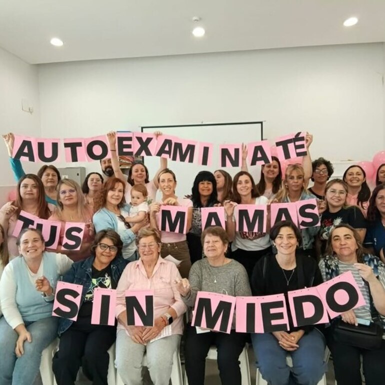 Imagen de Pueblo Esther se vistió de rosa: una jornada de conciencia y encuentro