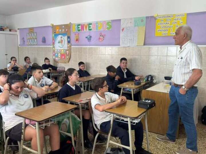 Imagen de Escuela Santa Lucía: charla sobre ESI con el Dr. Oscar Romanini