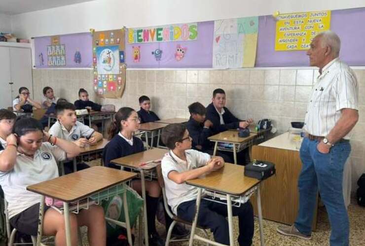 Imagen de Escuela Santa Lucía: charla sobre ESI con el Dr. Oscar Romanini