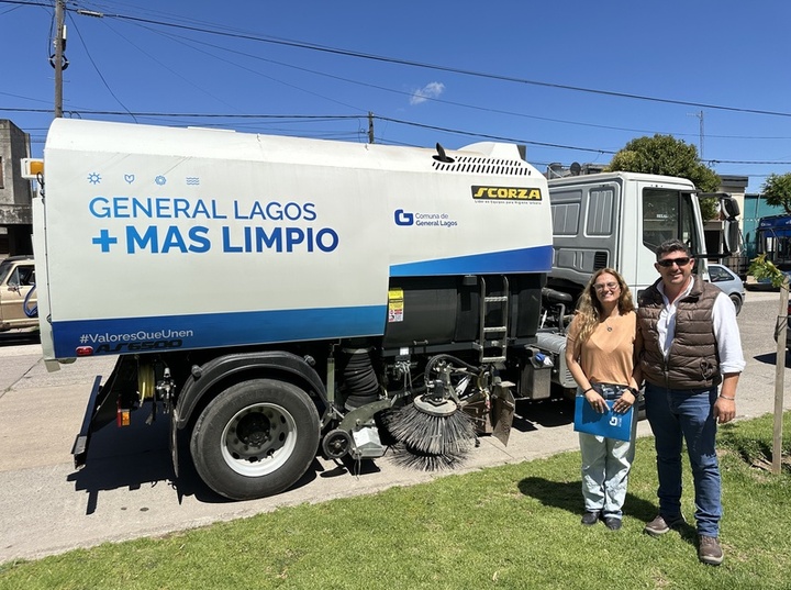 Imagen de La Comuna de General Lagos, presentó su primera Barredora de limpieza urbana