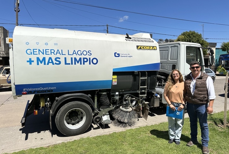 Imagen de La Comuna de General Lagos, present&oacute; su primera Barredora de limpieza urbana