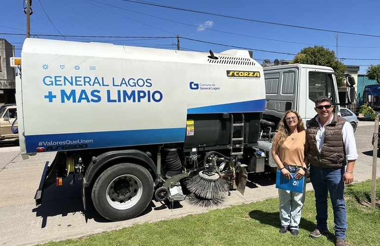 Imagen de La Comuna de General Lagos, presentó su primera Barredora de limpieza urbana