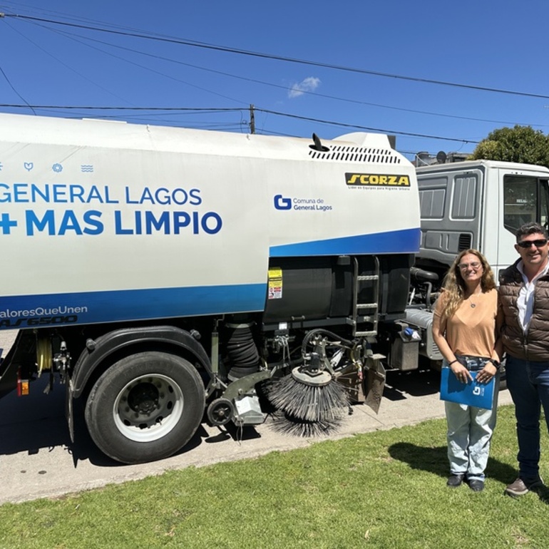Imagen de La Comuna de General Lagos, presentó su primera Barredora de limpieza urbana