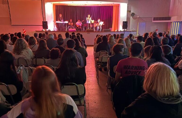 Imagen de Otra noche de gala con la Academia de Canto Lucas Boschiero