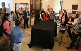 Imagen de Cierre del Octubre Rosa con una muestra art&iacute;stica en el hall municipal