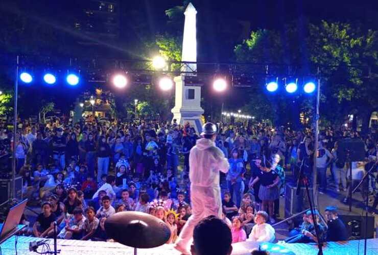 Imagen de Redentor celebró Octubrillante en la Plaza 9 de Julio