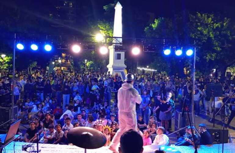 Imagen de Redentor celebró Octubrillante en la Plaza 9 de Julio