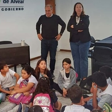 Imagen de Alumnos de la Escuela N°6038 Gendarme Argentino visitaron la Sede de Gobierno