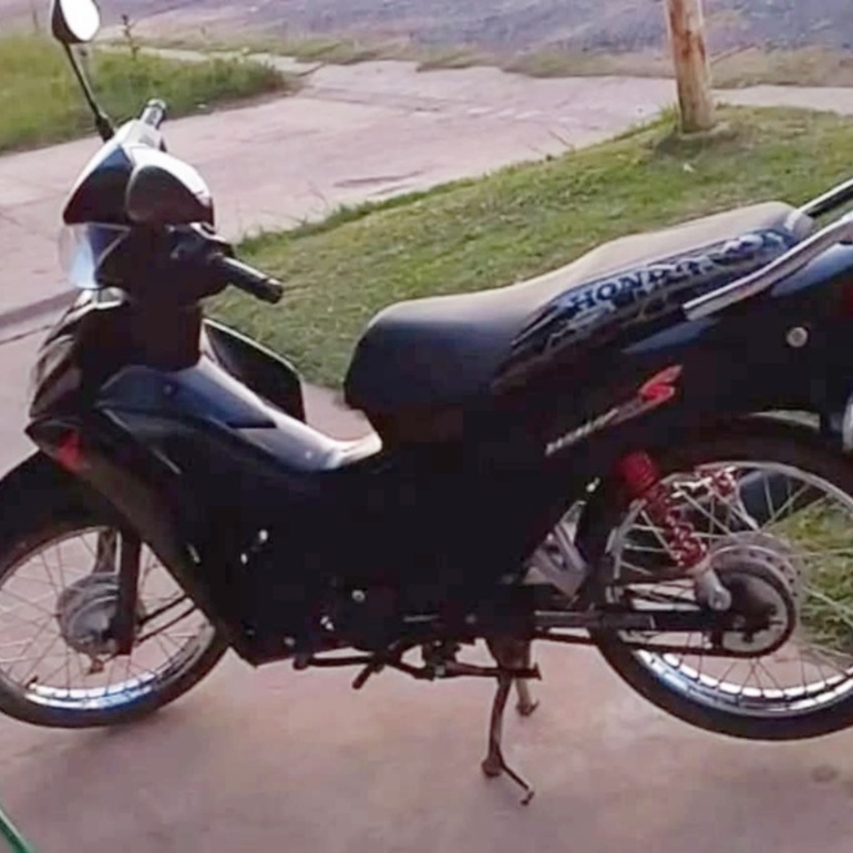 Imagen de Robo y recuperación de una moto en Arroyo Seco: cuatro jóvenes detenidos en Playa Hermosa