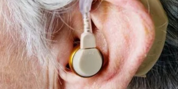 Imagen de Demoras en la entrega de audífonos y trámites del PAMI: el Concejo citó al responsable local