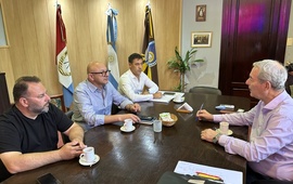 Imagen de Reunión entre el intendente Tonelli y Delorenzi de la Dirección de Vivienda y Urbanismo