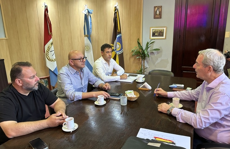 Imagen de Reunión entre el intendente Tonelli y Delorenzi de la Dirección de Vivienda y Urbanismo