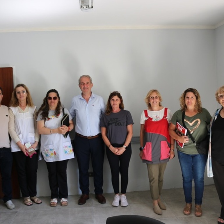 Imagen de La Municipalidad de Arroyo Seco entregó la tercera cuota del FAE a escuelas públicas