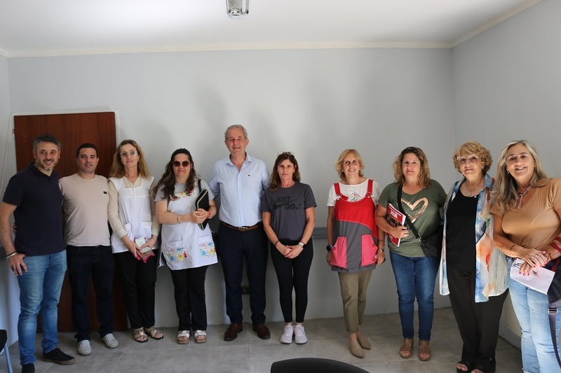 Imagen de La Municipalidad de Arroyo Seco entreg&oacute; la tercera cuota del FAE a escuelas p&uacute;blicas